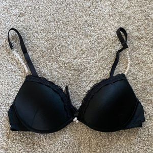 Black pearl bra